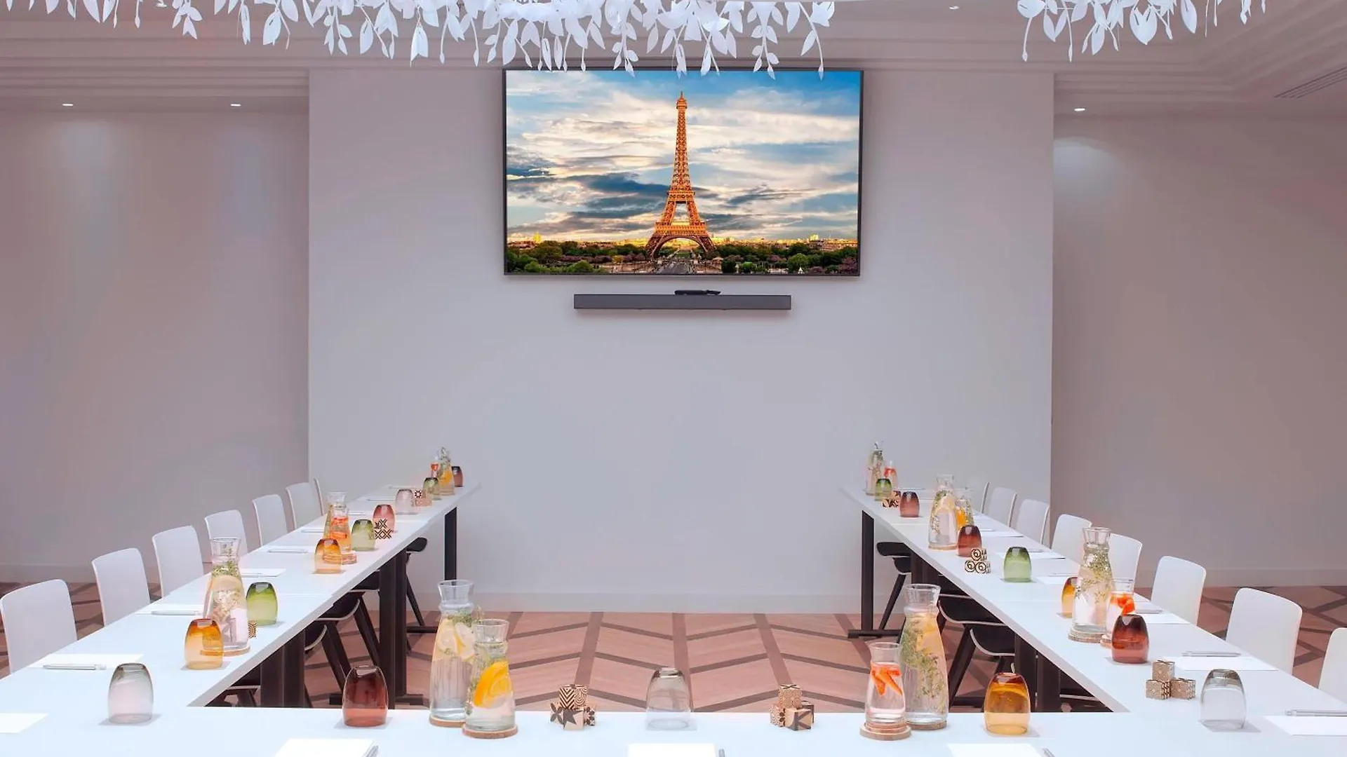 Renaissance Nobel Tour Eiffel Hotel 4*