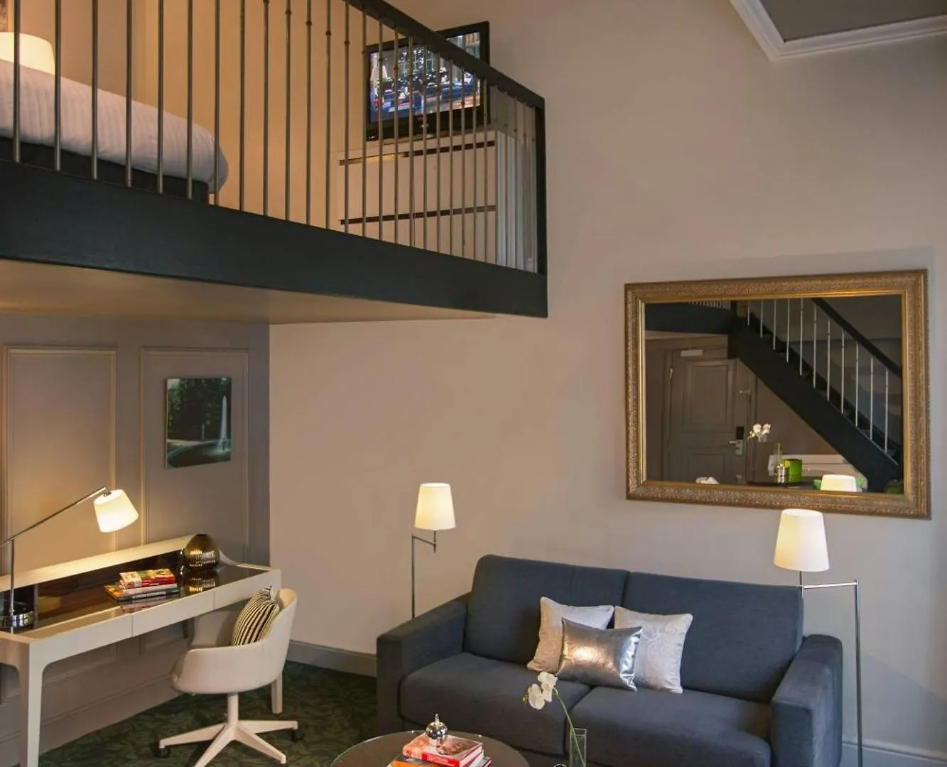 Renaissance Nobel Tour Eiffel Hotel 4*