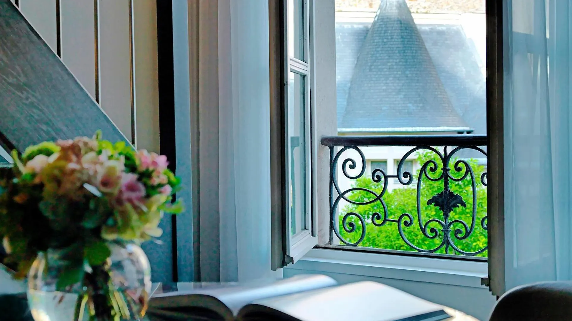 Hotel Renaissance Nobel Tour Eiffel 4*