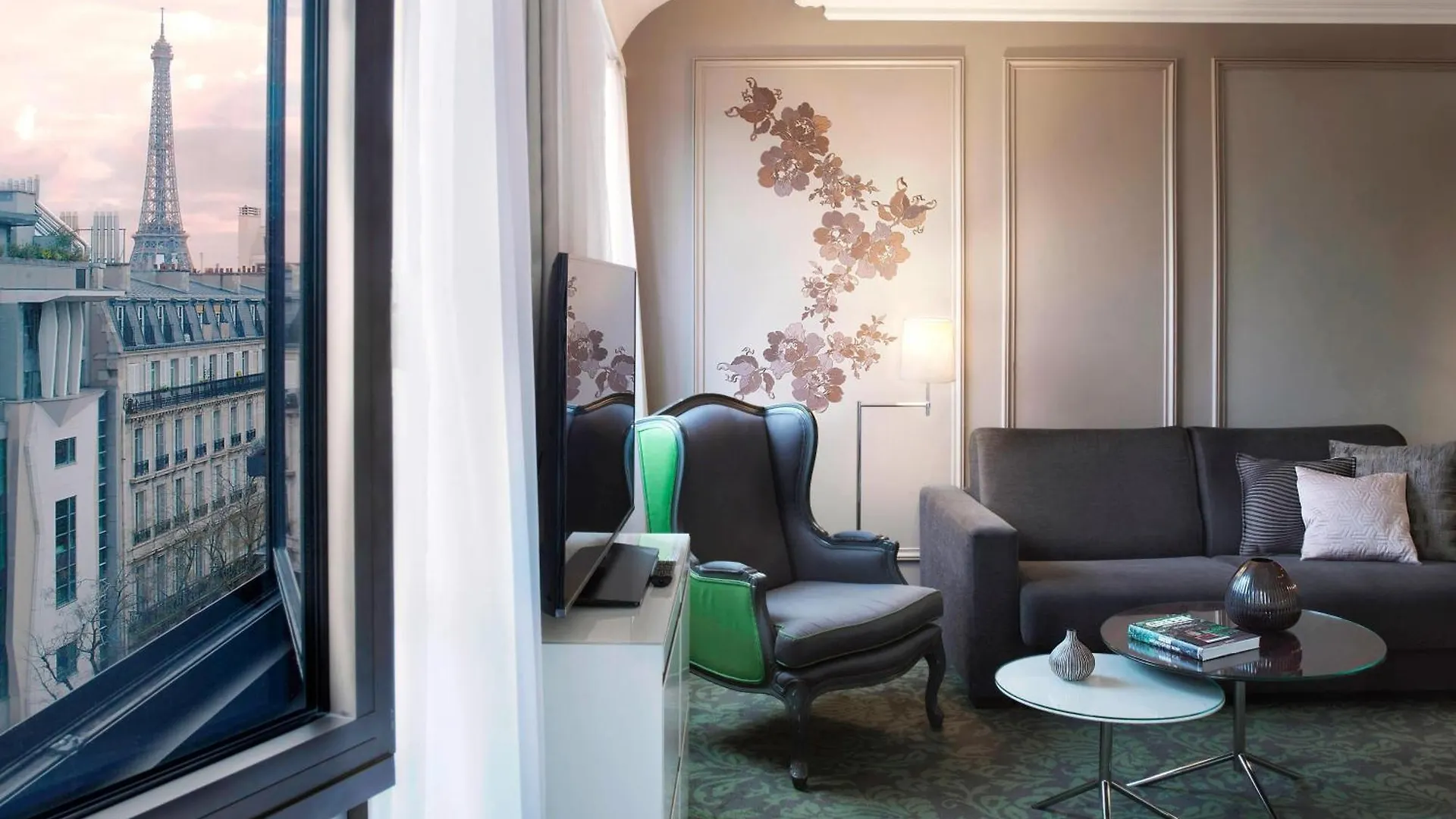 Renaissance Nobel Tour Eiffel Hotel Paris