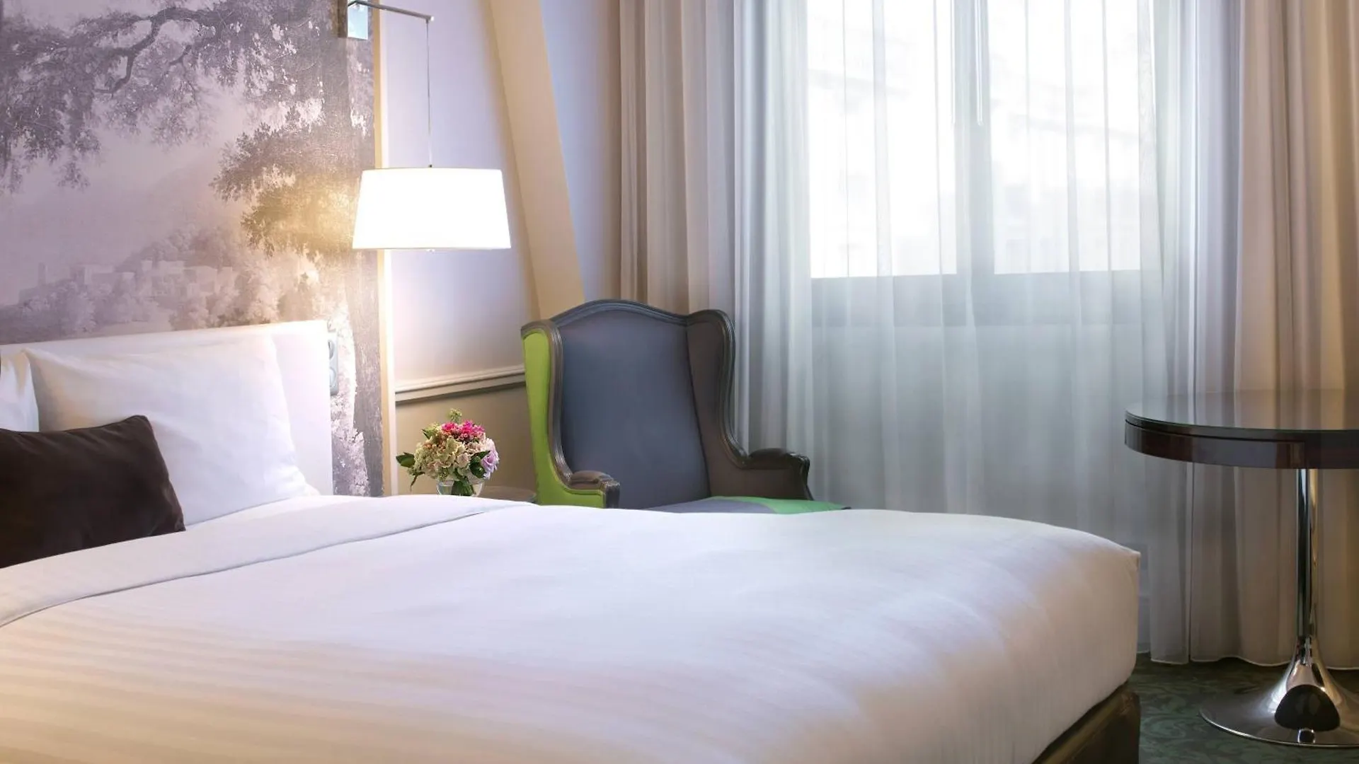 Renaissance Nobel Tour Eiffel Hotel 4*