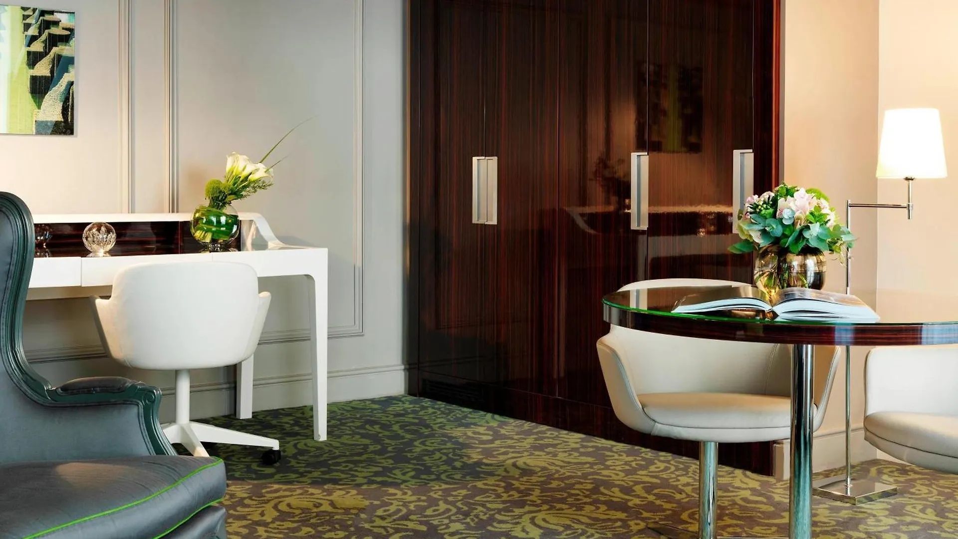 Hotel Renaissance Nobel Tour Eiffel 4*