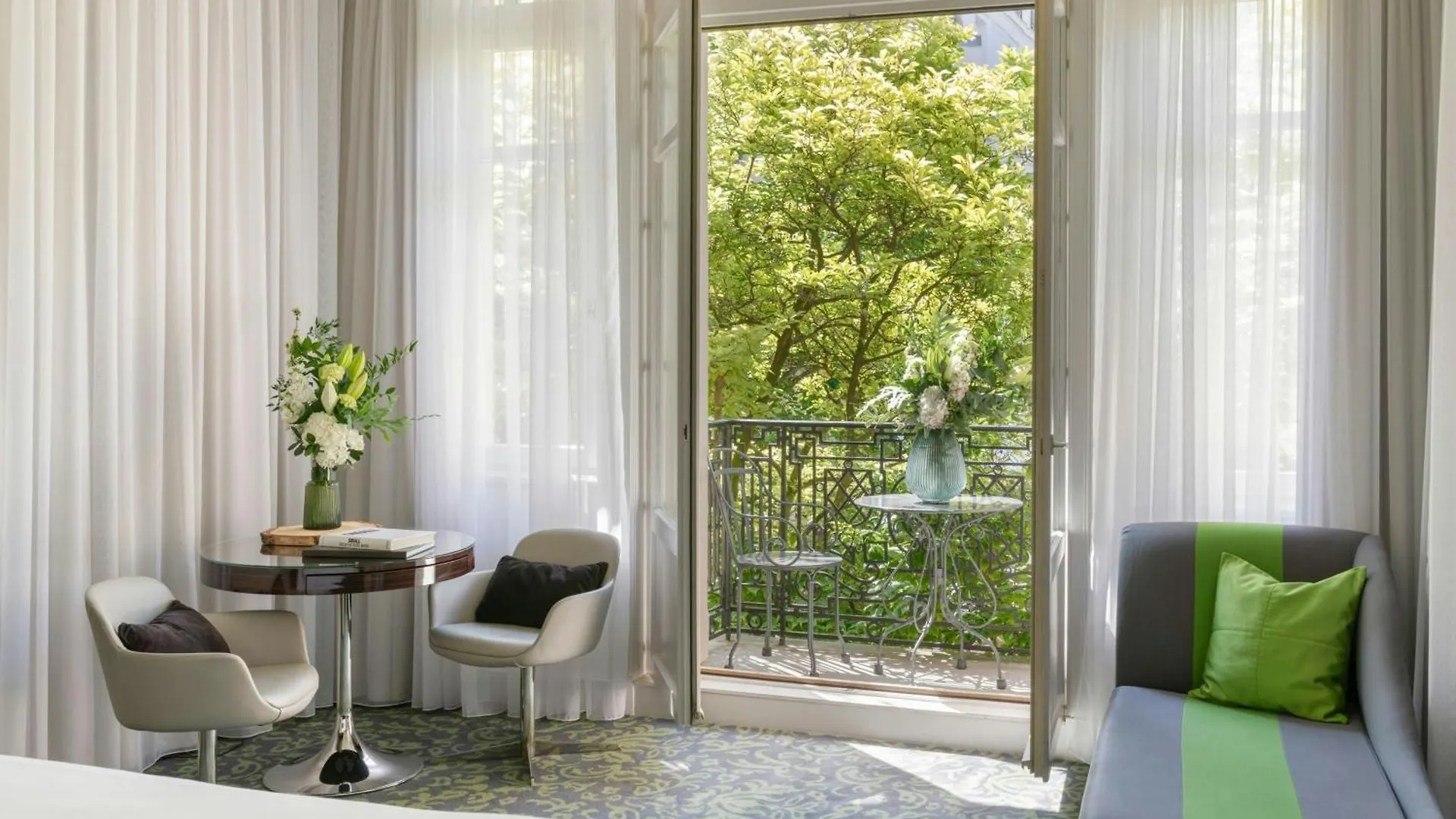 Hotel Renaissance Nobel Tour Eiffel Paris