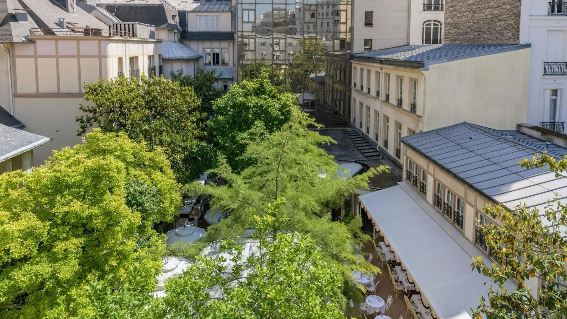 Renaissance Nobel Tour Eiffel Hotel